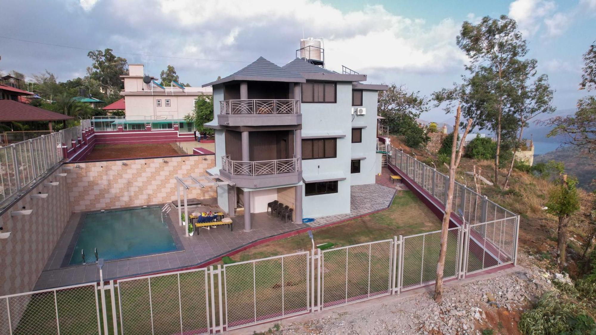 Magnum Villa พันช์กานี ภายนอก รูปภาพ