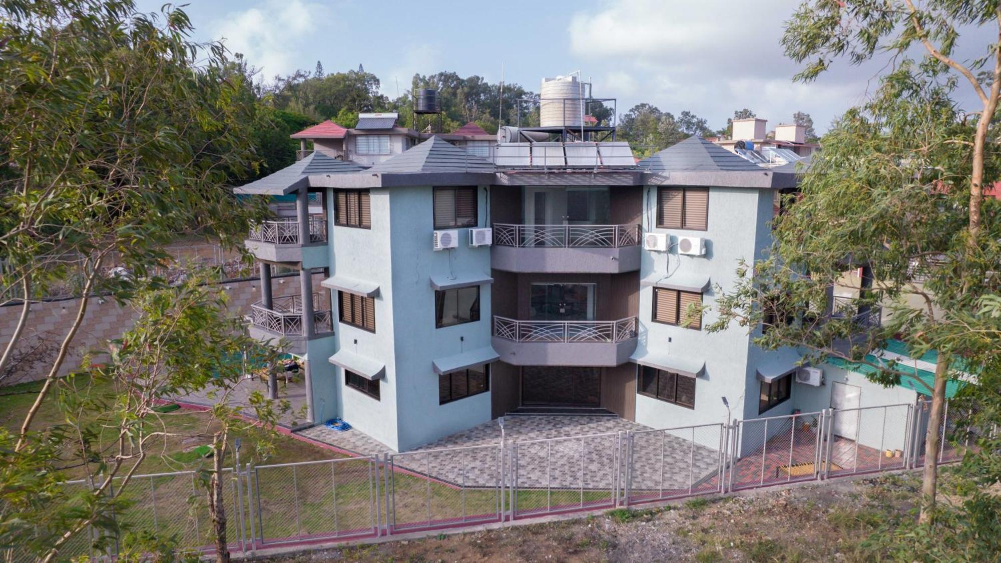Magnum Villa พันช์กานี ภายนอก รูปภาพ